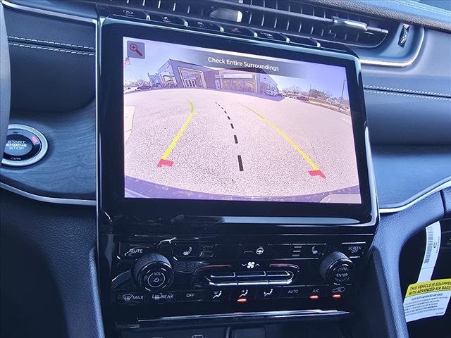 New 2025 Jeep Grand Cherokee Limited w/ Black Appearance Package image 12