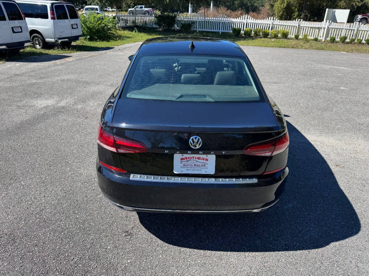 Used 2021 Volkswagen Passat 2.0T SE FWD image 5
