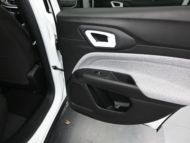 Used 2025 Jeep Compass Sport image 14