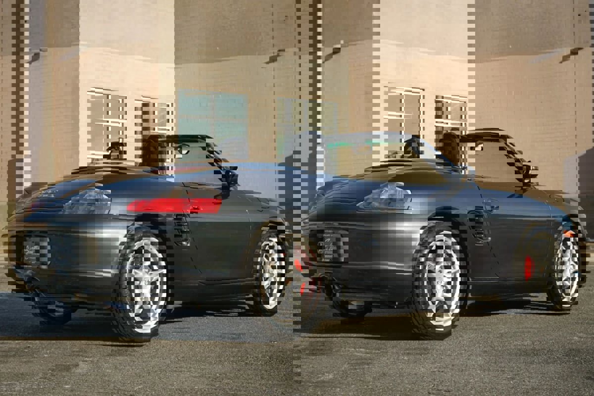 Used 2004 Porsche Boxster S image 9