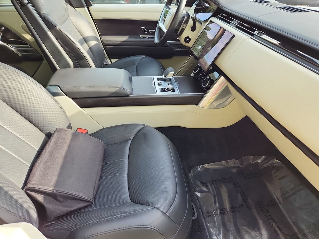 Used 2022 Land Rover Range Rover Long Wheelbase SE AWD/4WD image 3