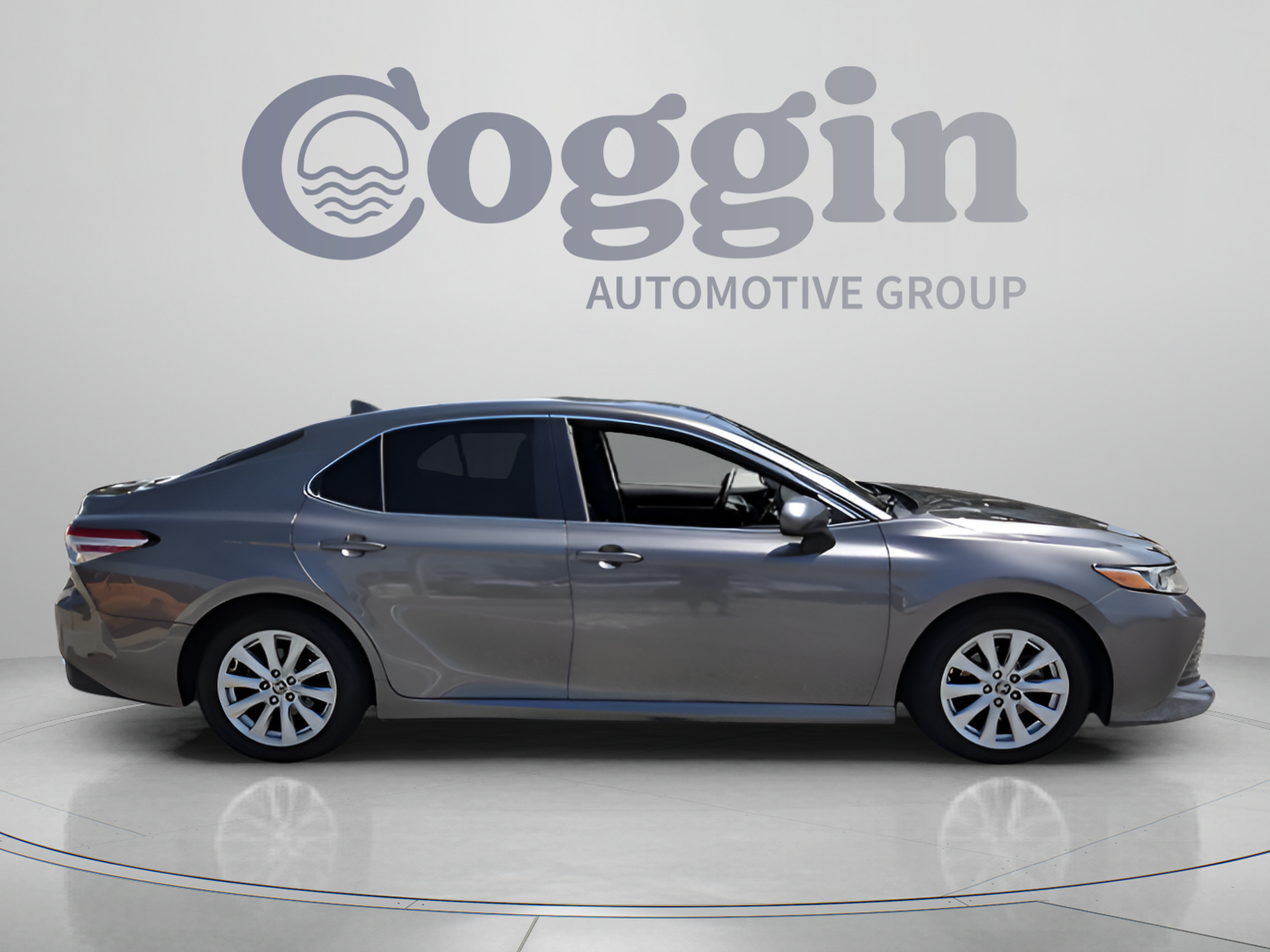 Used 2020 Toyota Camry LE FWD image 6