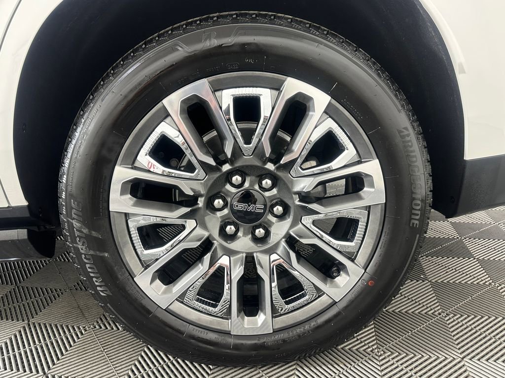 Used 2023 GMC Yukon Denali Ultimate image 12