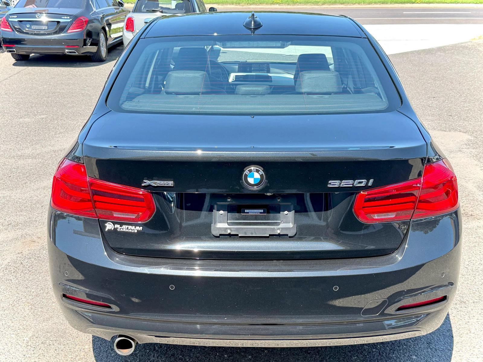 Used 2018 BMW 320i xDrive Sedan w/ Convenience Package AWD/4WD image 10