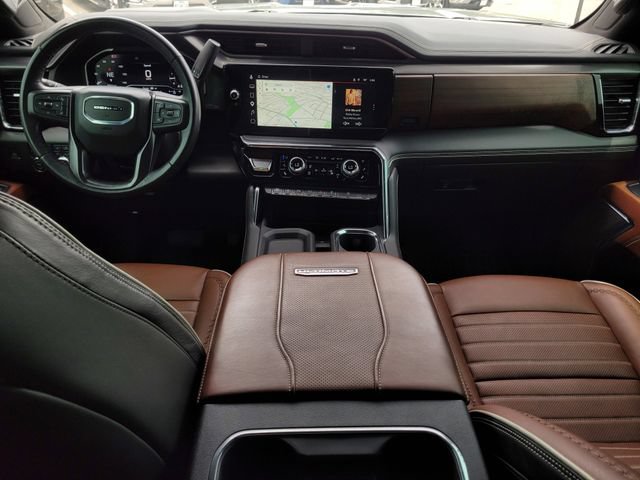 Used 2024 GMC Sierra 2500 Denali Ultimate w/ Max Trailering Package AWD/4WD image 14
