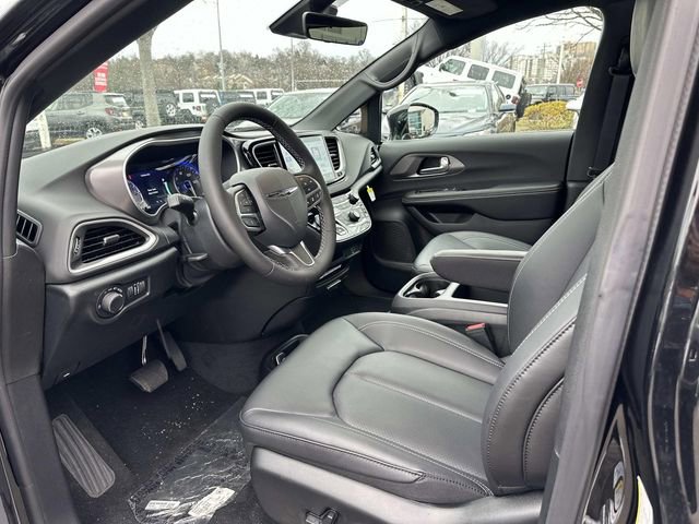 New 2026 Chrysler Voyager LX image 9