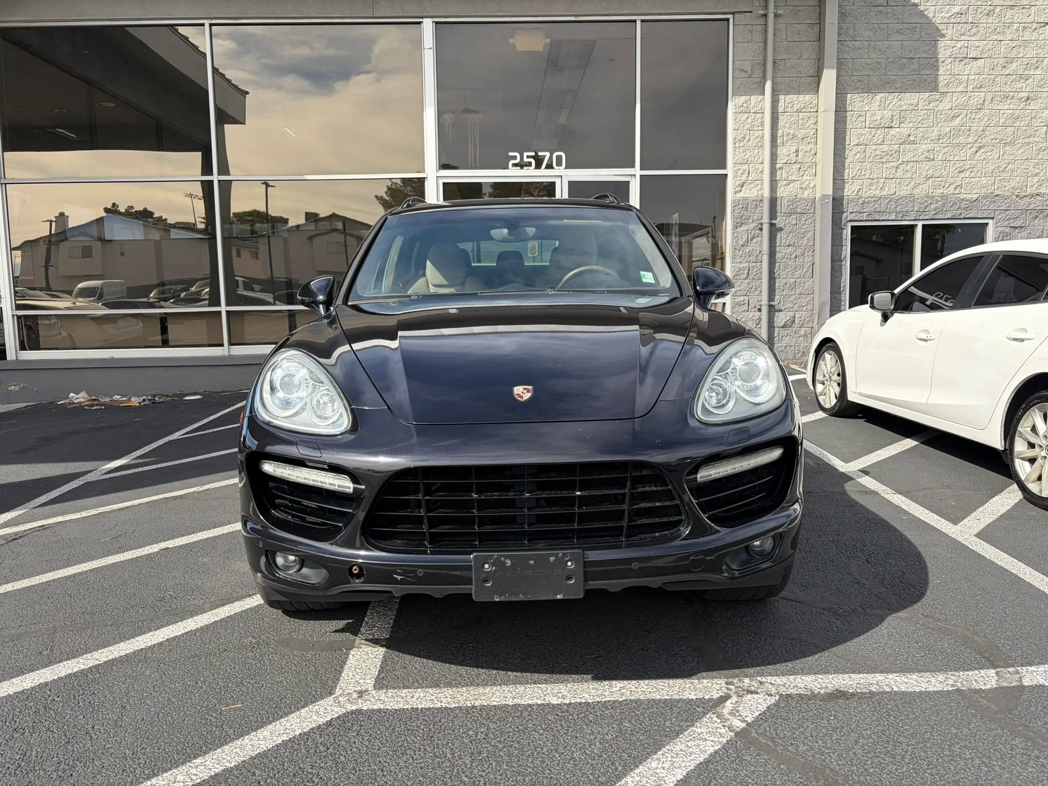 Used 2014 Porsche Cayenne Turbo S AWD/4WD image 2