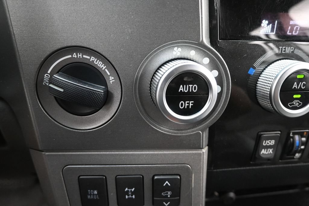 Used 2017 Toyota Sequoia Platinum AWD/4WD image 42