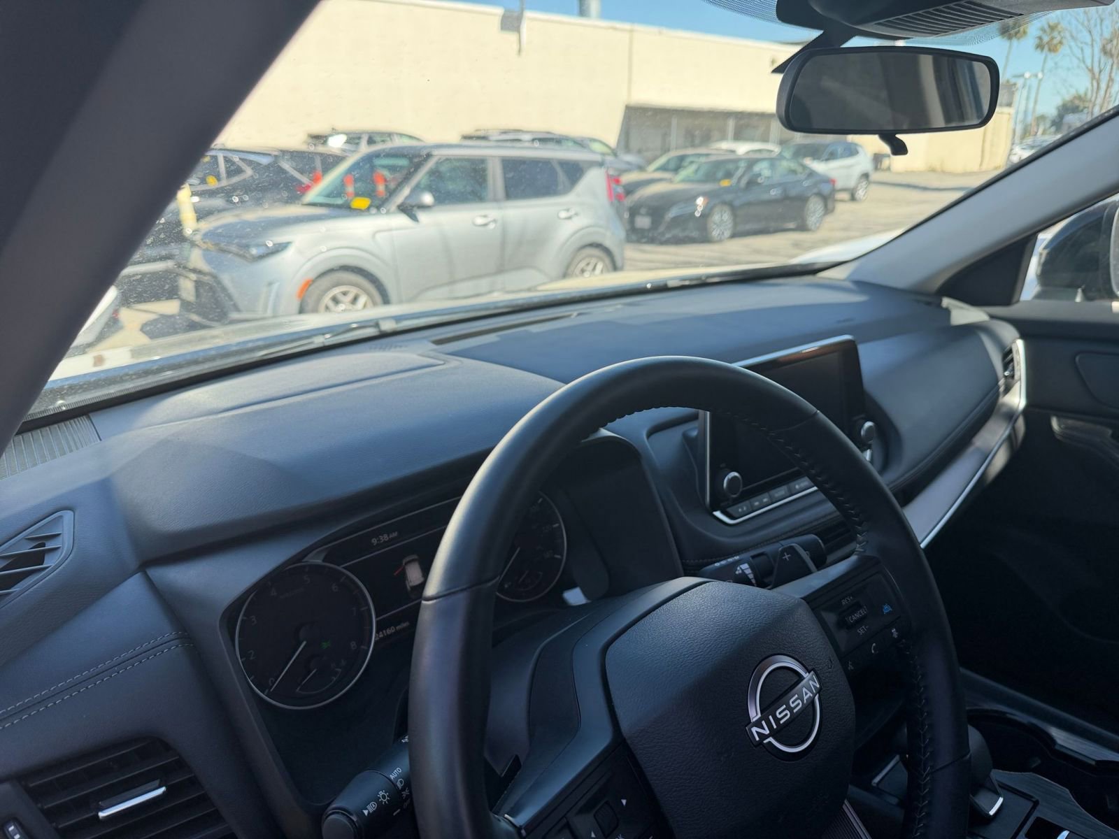 Used 2025 Nissan Rogue SV FWD image 35