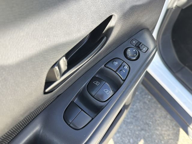 Used 2024 Nissan Kicks S image 24