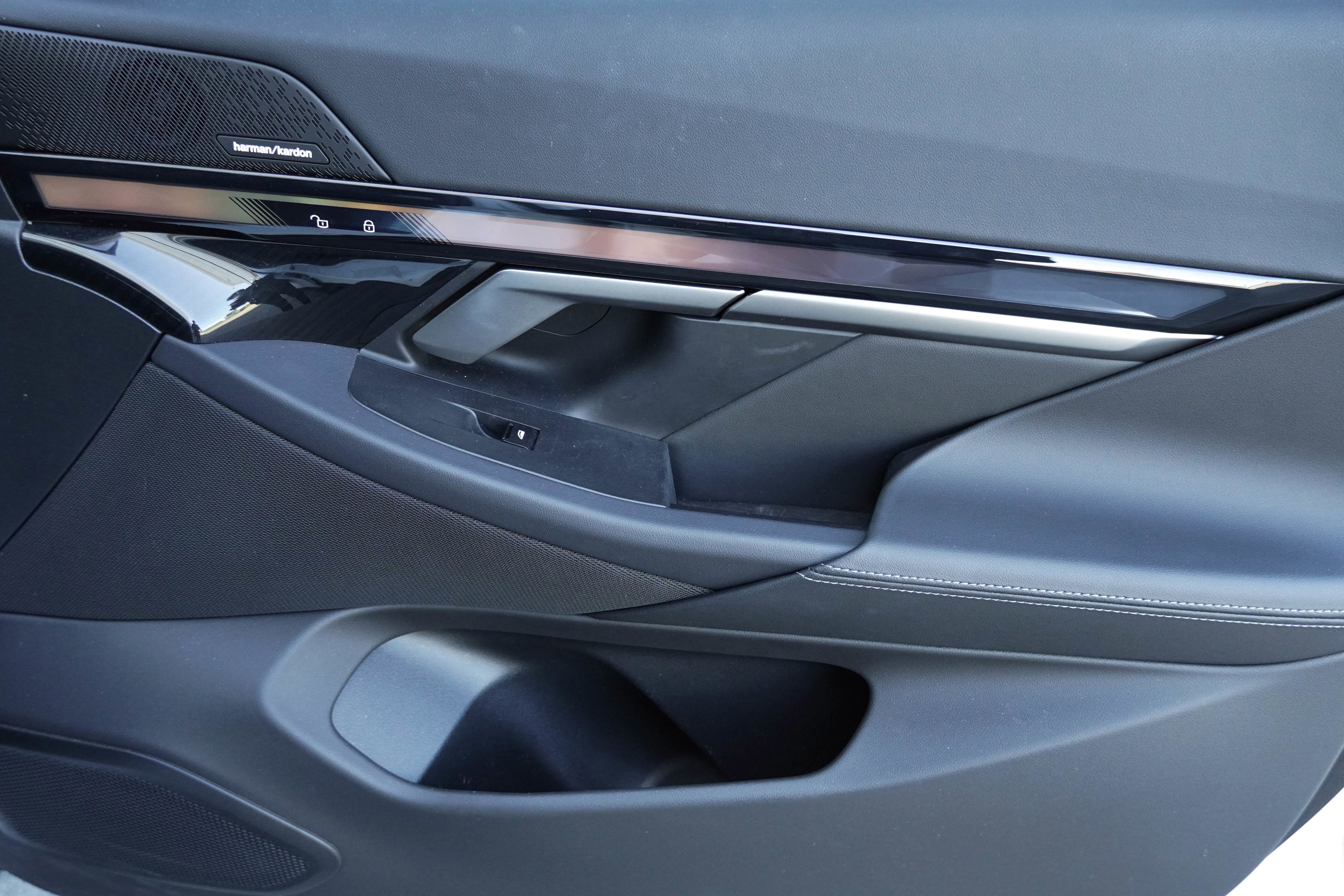 Used 2024 BMW i5 eDrive40i w/ M Sport Package image 33