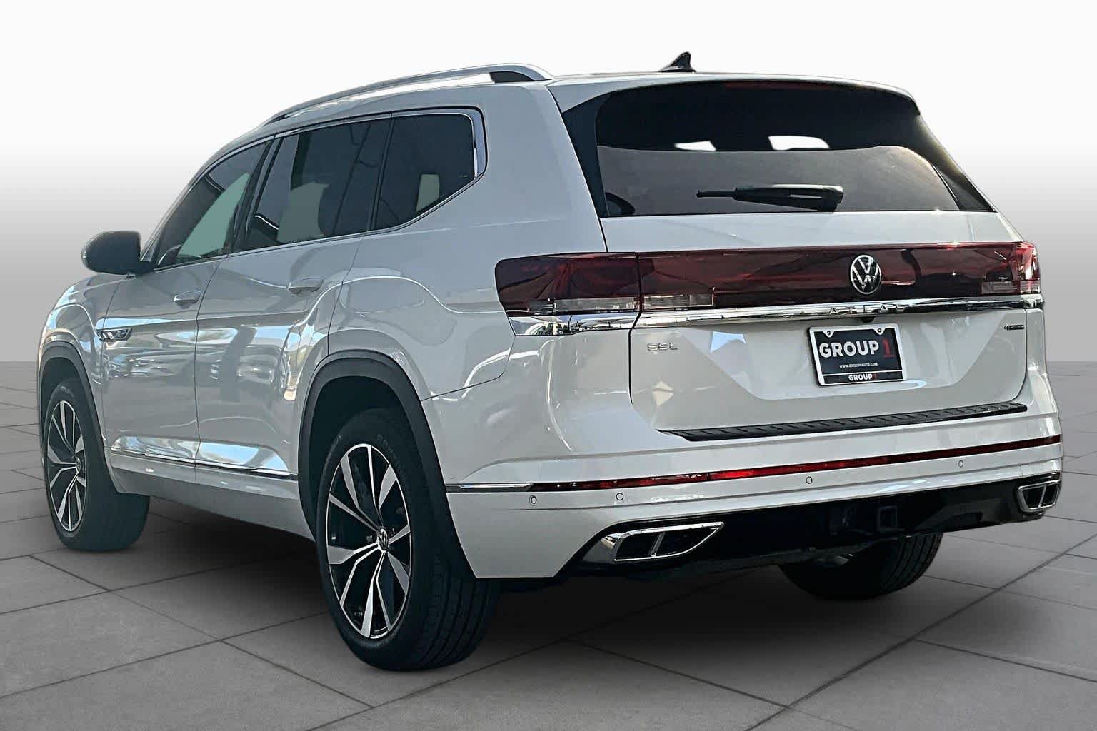 Used 2024 Volkswagen Atlas SEL Premium R-Line AWD/4WD image 12