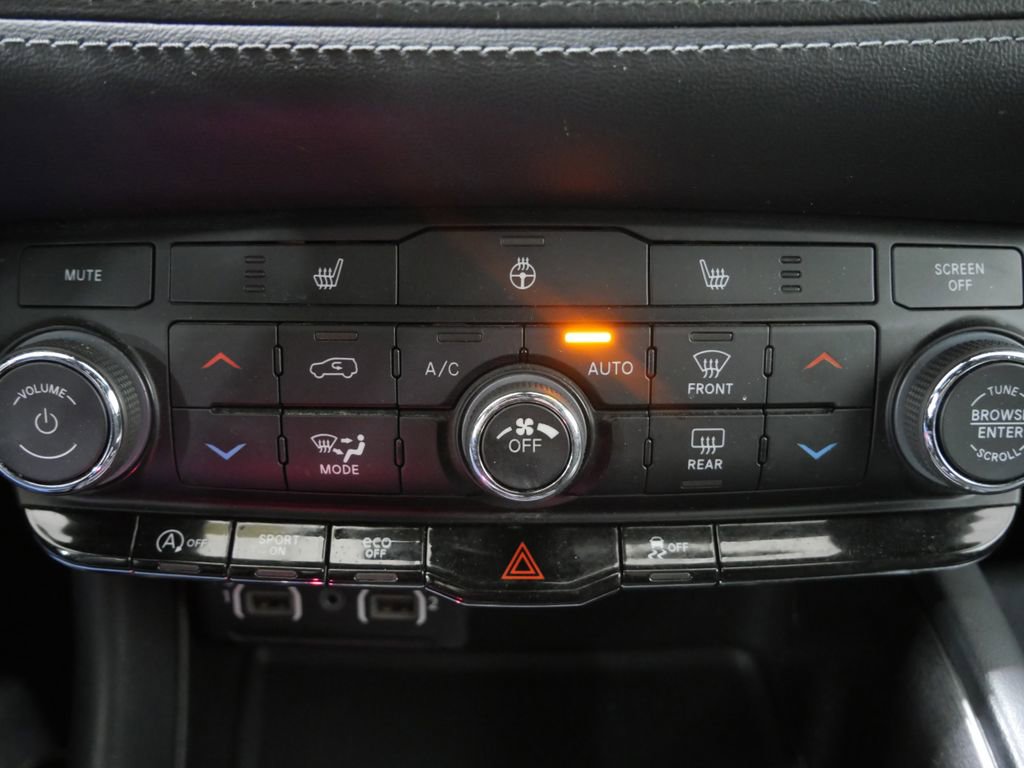 Used 2023 Dodge Durango SXT AWD/4WD image 19