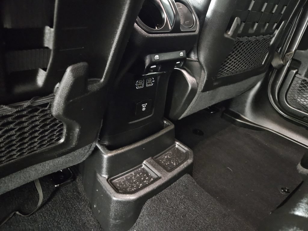 Used 2019 Jeep Wrangler Unlimited Rubicon AWD/4WD image 26
