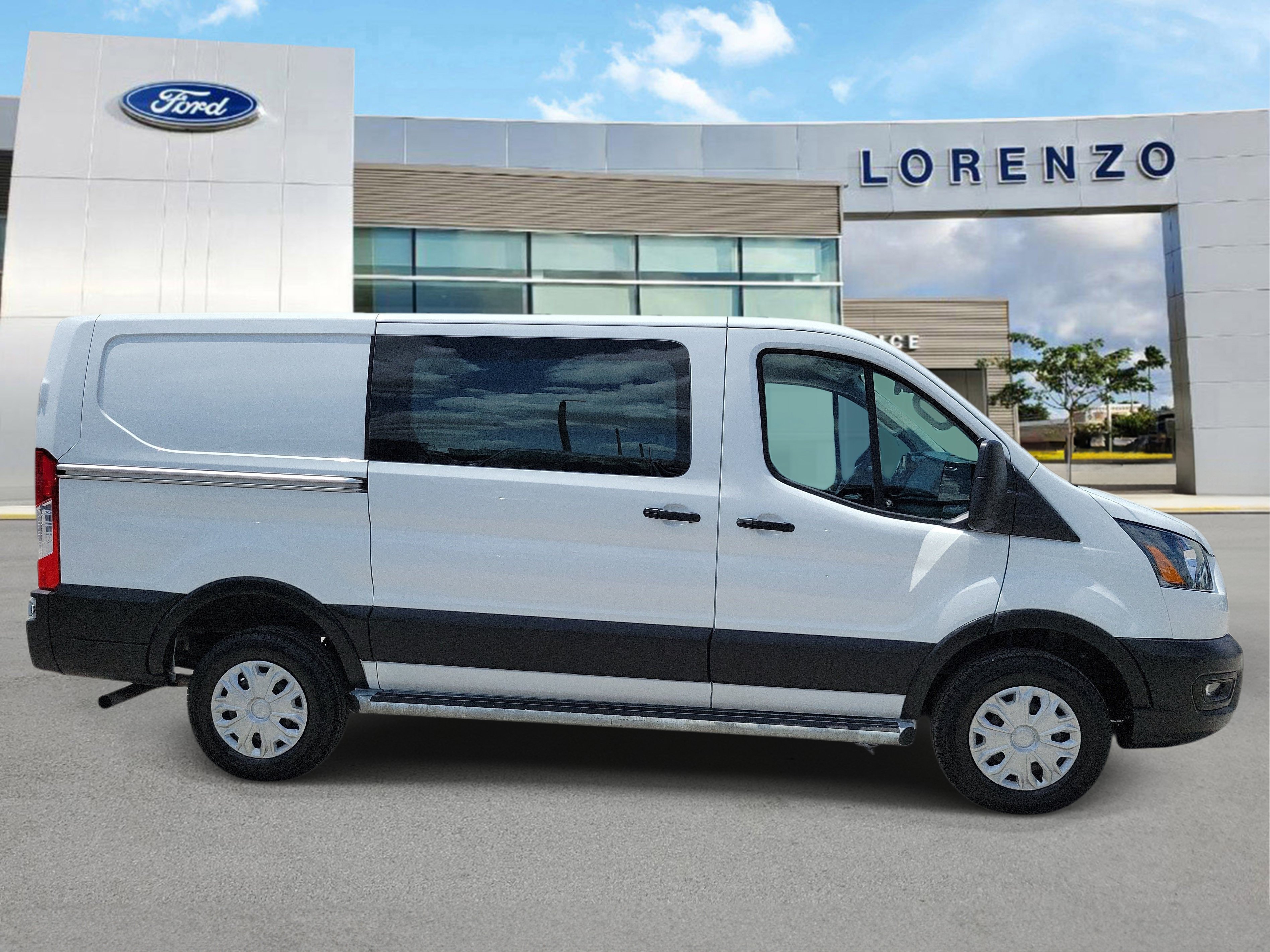 Used 2024 Ford Transit 250 Low Roof w/ Exterior Upgrade Package RWD image 4