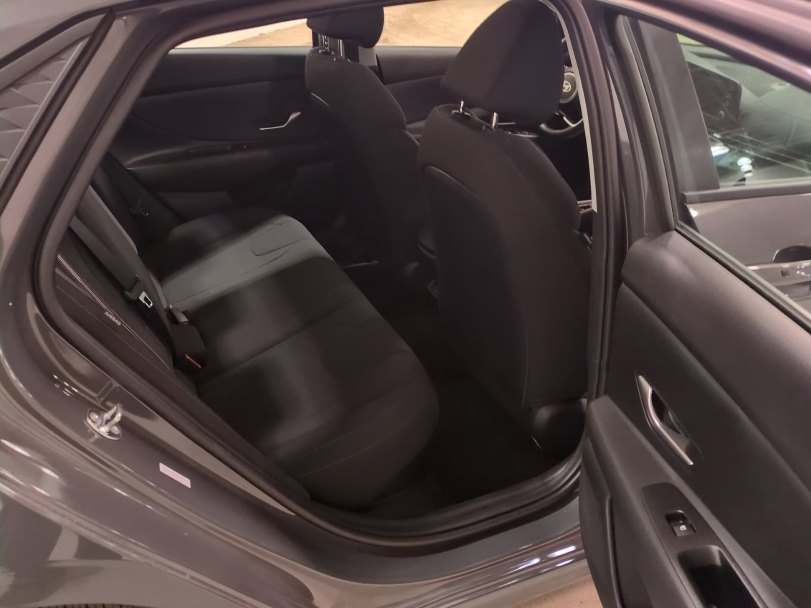 Used 2025 Hyundai Elantra Blue image 12