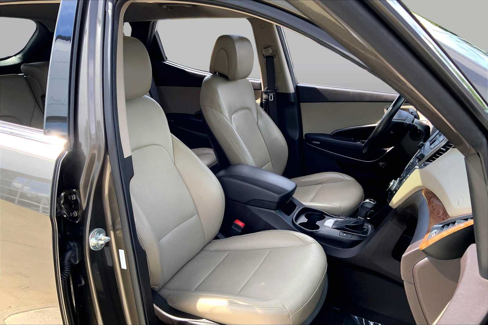 Used 2014 Hyundai Santa Fe Sport w/ Premium Equipment Package 03 AWD/4WD image 7
