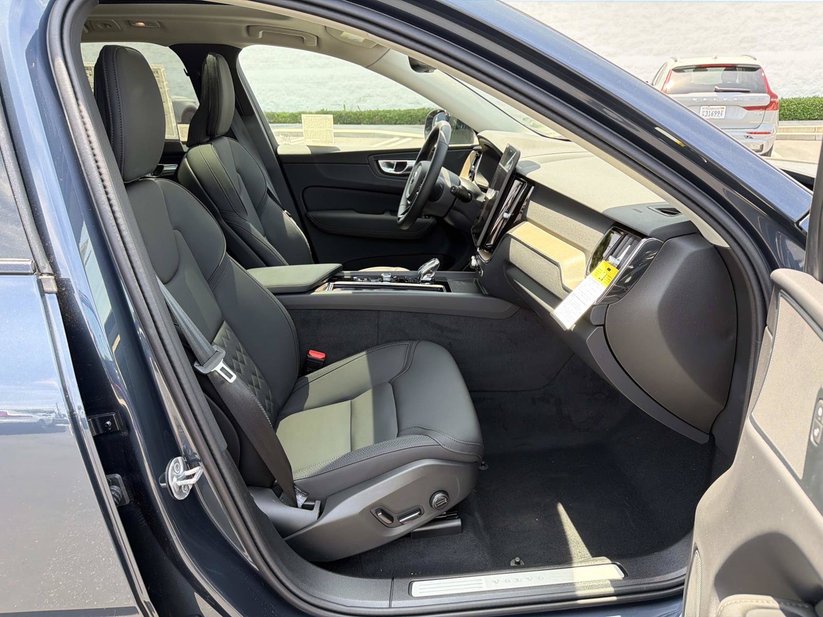 New 2026 Volvo XC60 B5 Plus w/ Climate Package AWD/4WD image 20