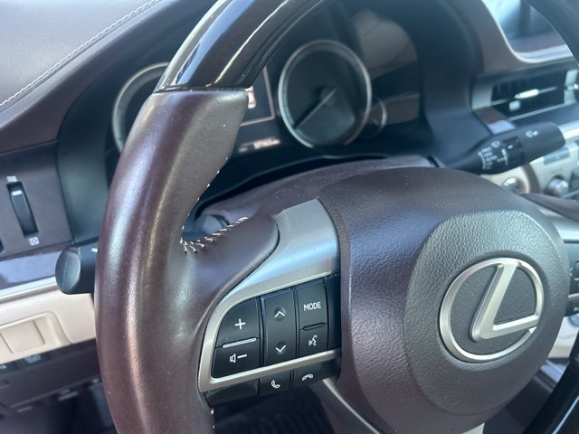 Used 2016 Lexus ES 350 w/ Luxury Package w/Wood Trim FWD image 6
