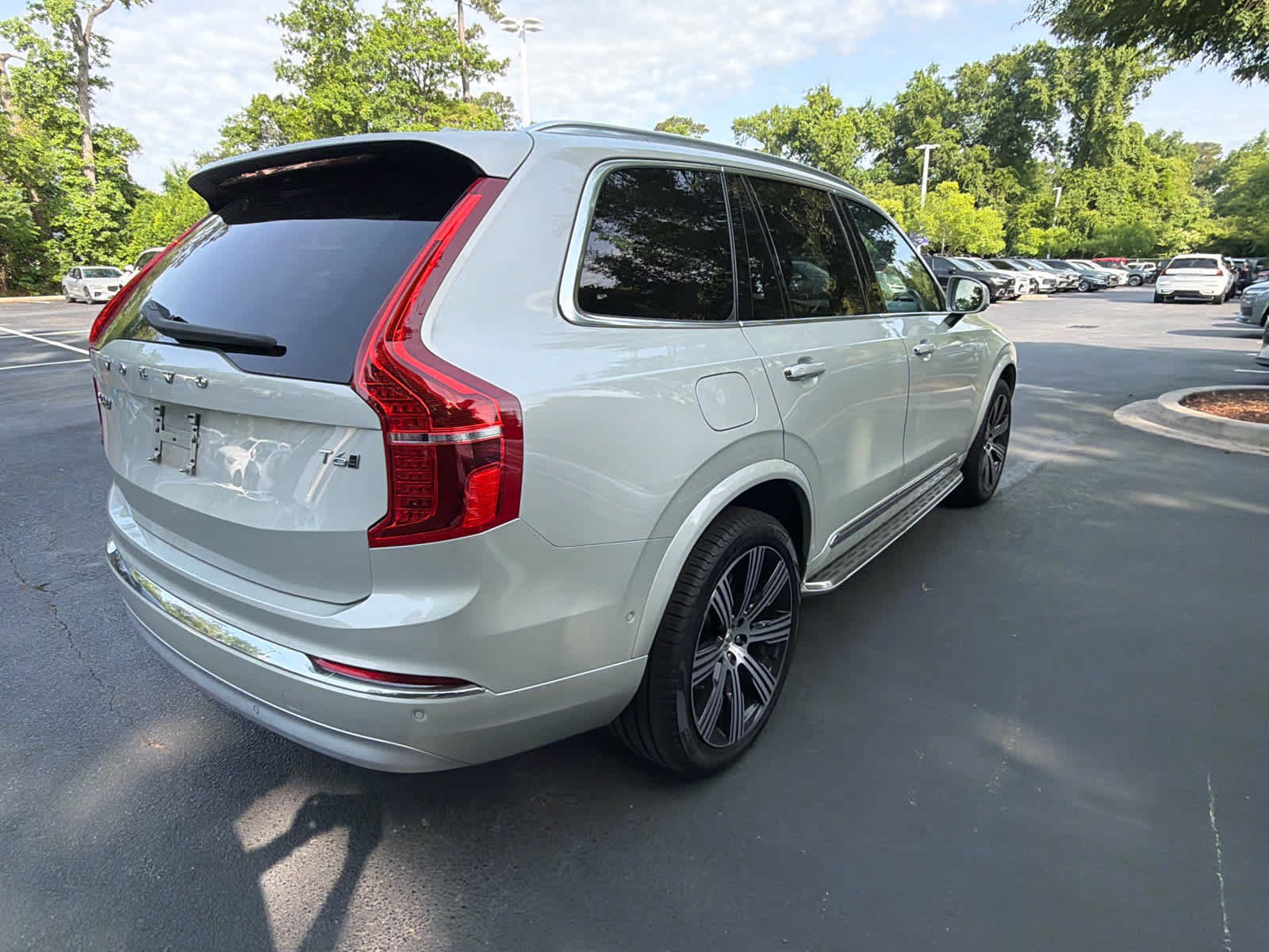Used 2022 Volvo XC90 T6 Inscription w/ Lounge Package AWD/4WD image 13