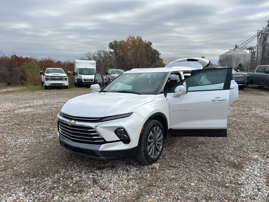 Used 2023 Chevrolet Blazer Premier image 6