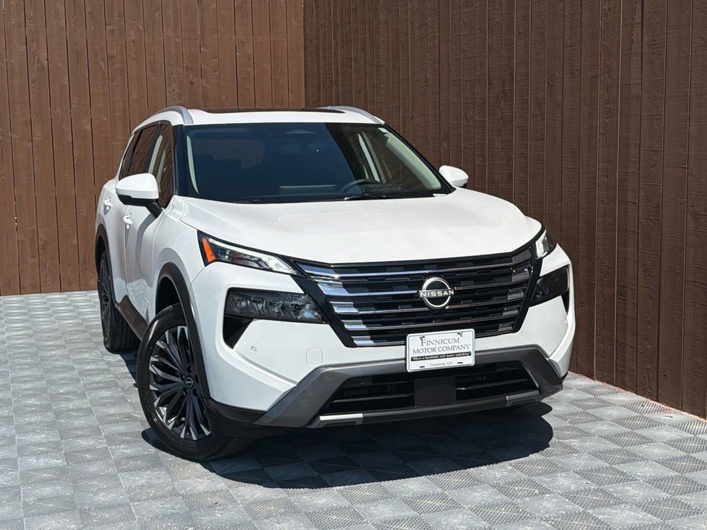 Used 2025 Nissan Rogue SL w/ Tech Package FWD image 12