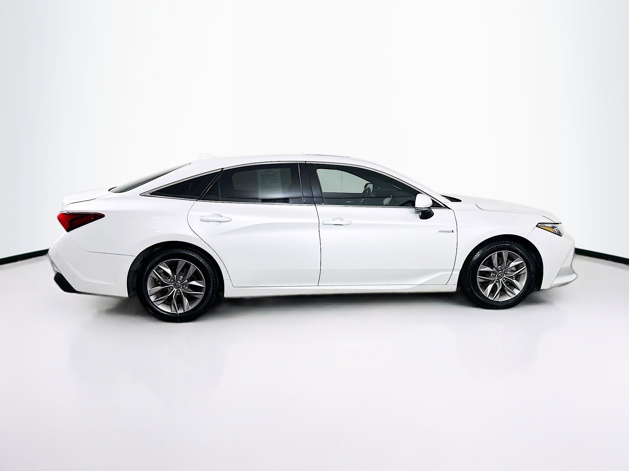 Used 2019 Toyota Avalon XLE w/ Moonroof Package FWD image 10