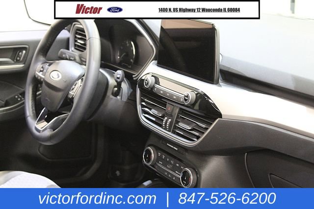 Used 2022 Ford Escape SE w/ SE Sport Appearance Package image 12