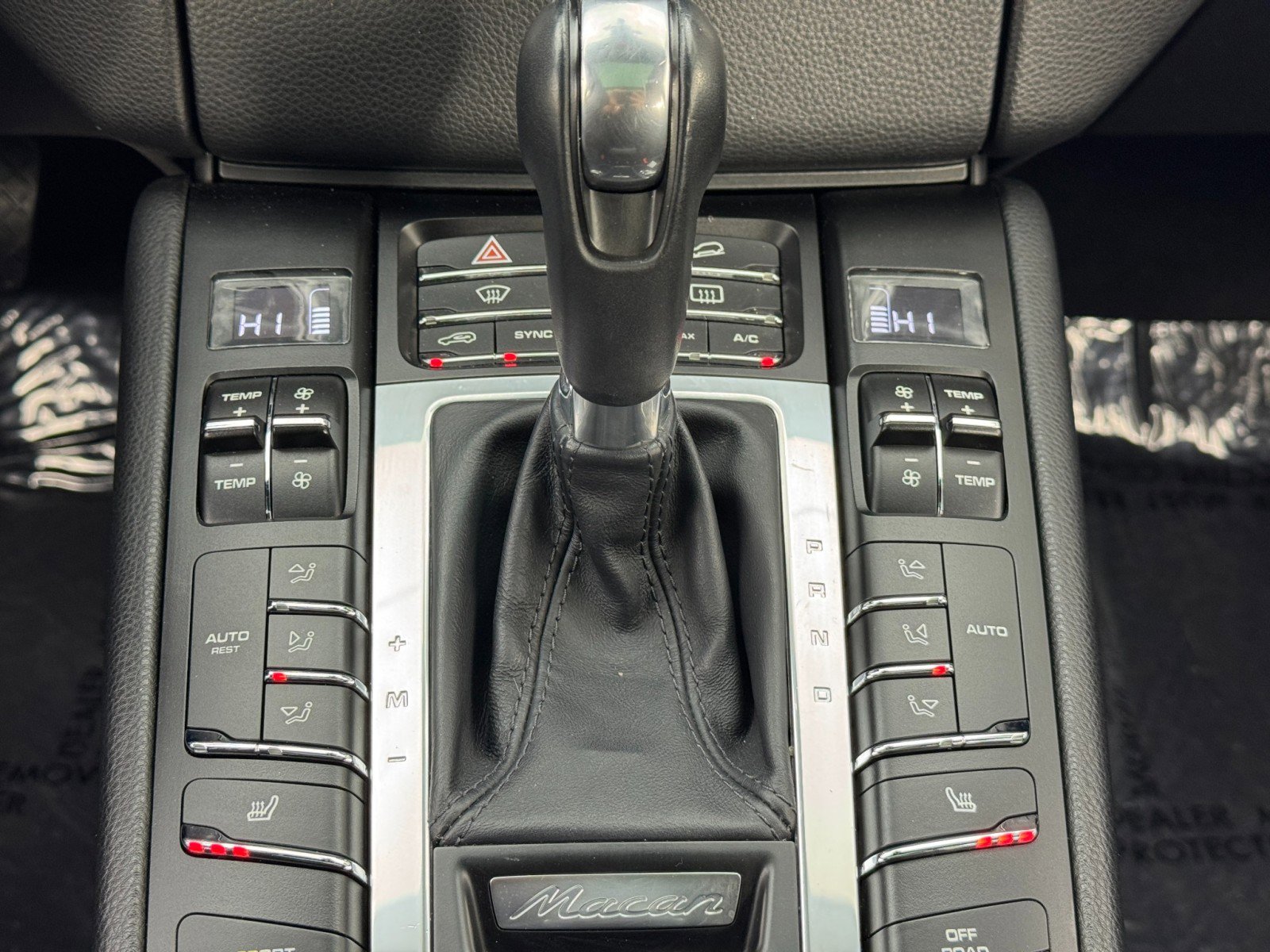 Used 2018 Porsche Macan image 28