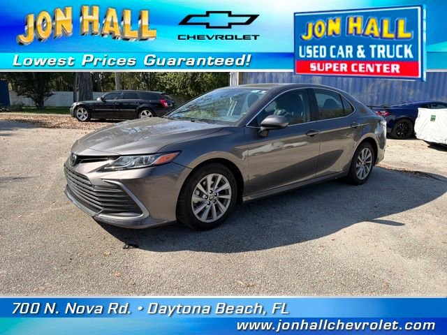 Used 2022 Toyota Camry LE image 2