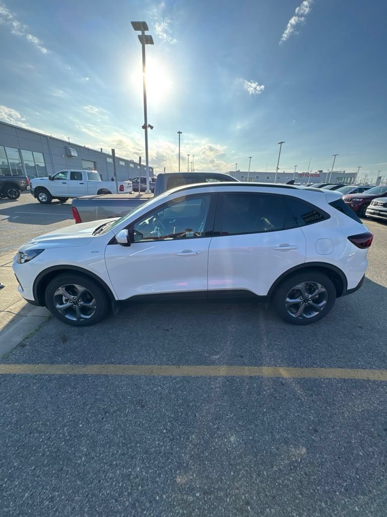 Used 2025 Ford Escape ST-Line Select w/ Tech Pack #1 AWD/4WD image 14