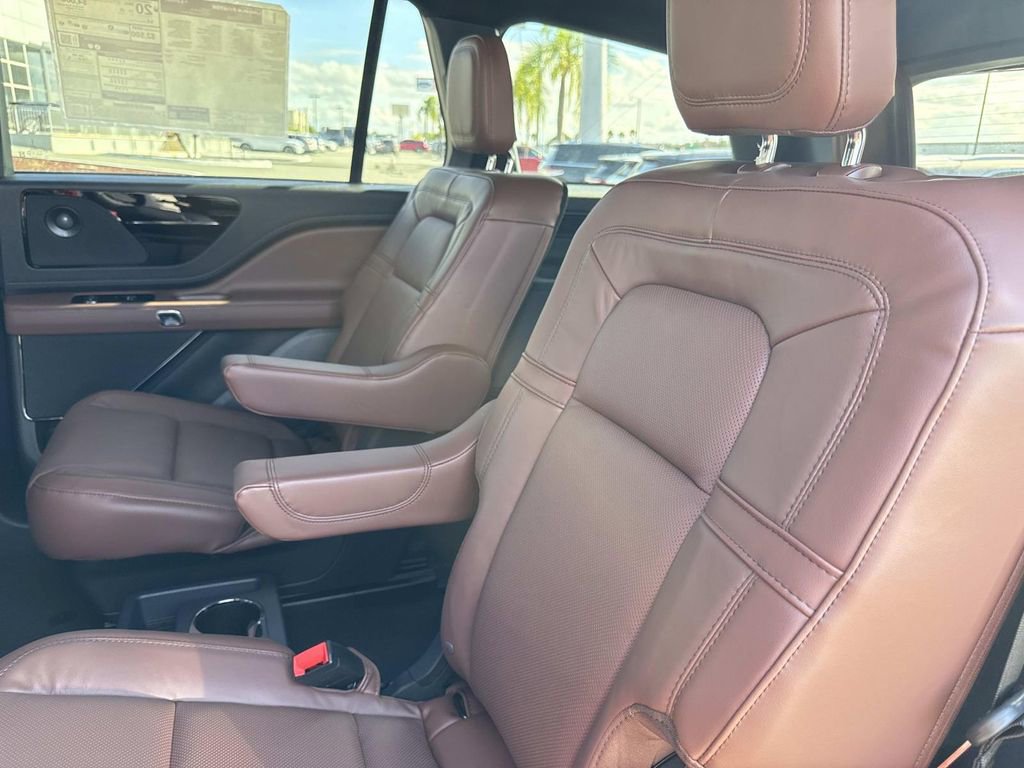 New 2026 Lincoln Aviator Reserve image 14