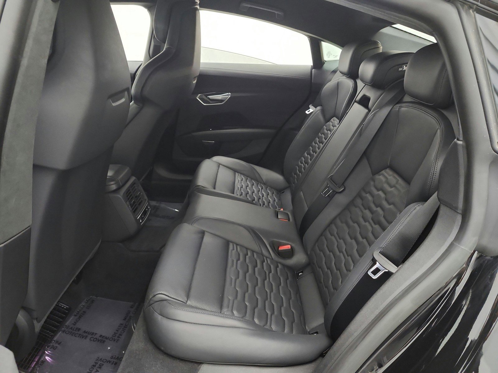 Used 2023 Audi RS e-tron GT w/ Carbon Performance Package AWD/4WD image 15