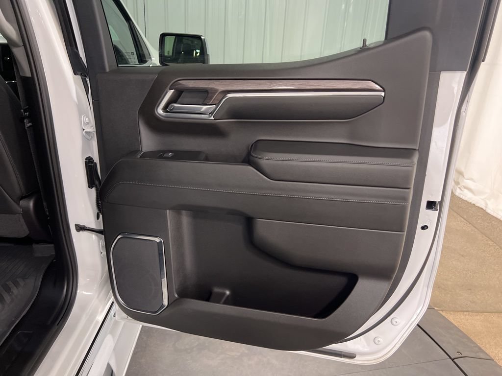 Certified 2024 Chevrolet Silverado 1500 LTZ AWD/4WD image 18