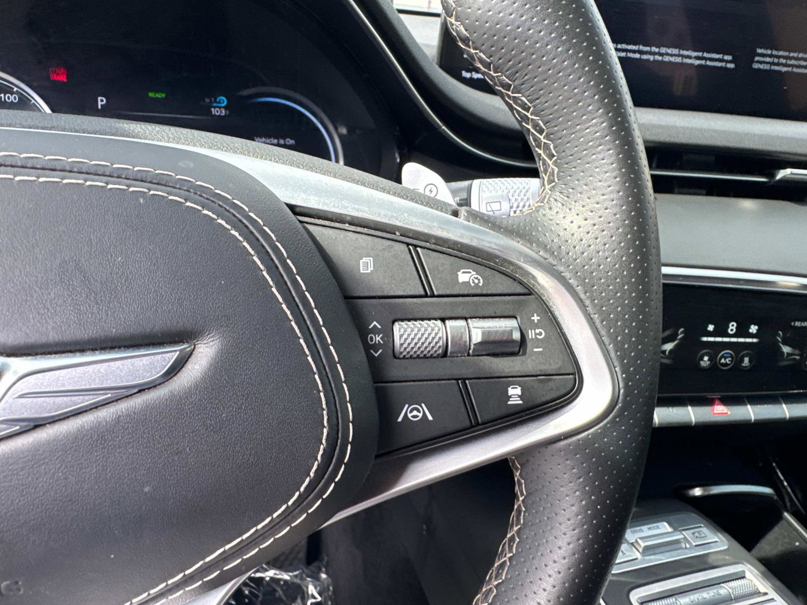 Used 2025 Genesis Electrified GV70 image 12