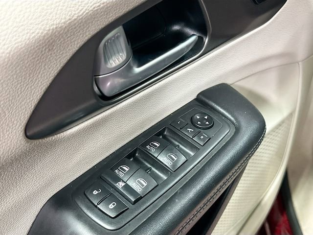 Used 2018 Chrysler Pacifica Limited w/ Advanced Safetytec Group FWD image 20