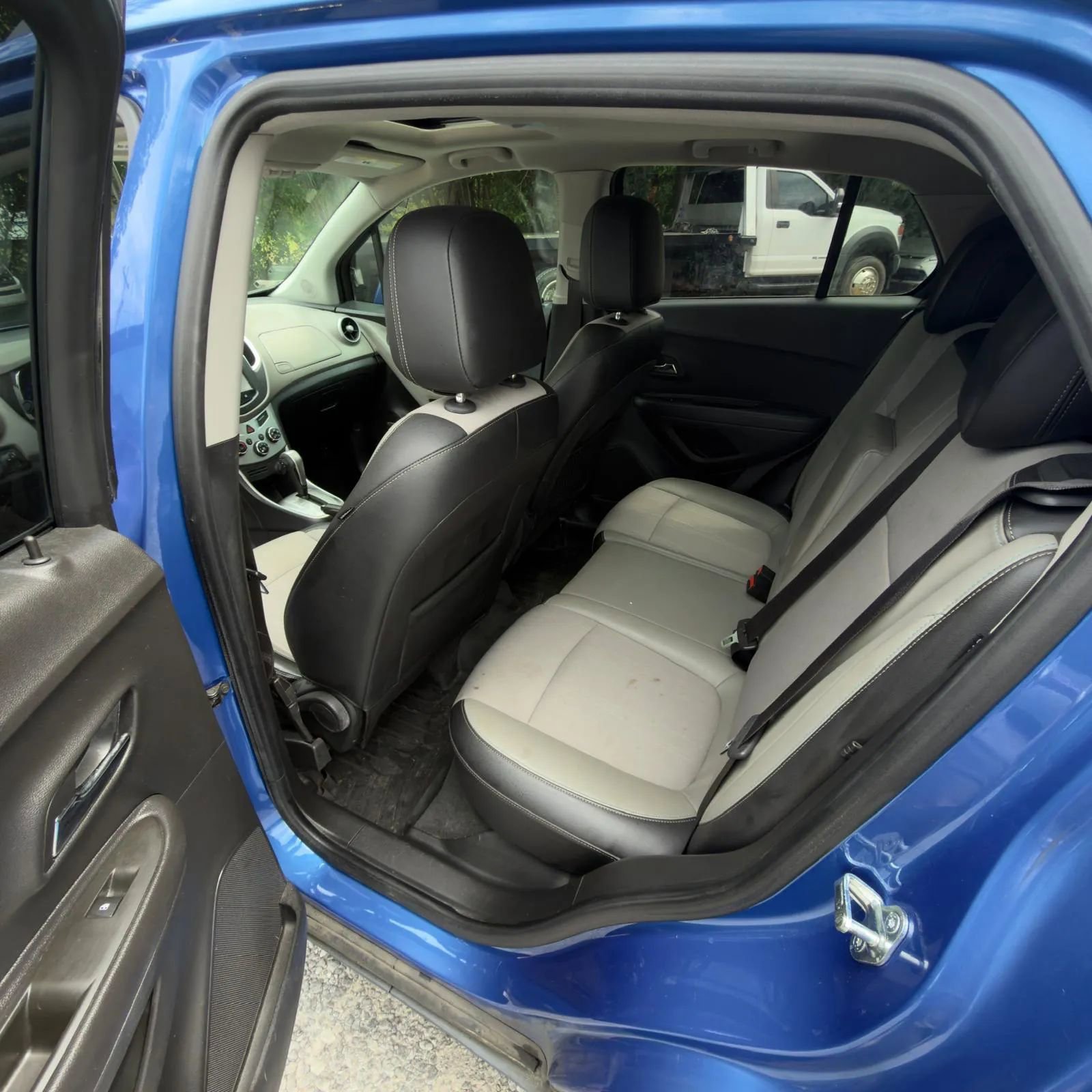 Used 2015 Chevrolet Trax LT w/ LT Sun and Sound Package FWD image 12