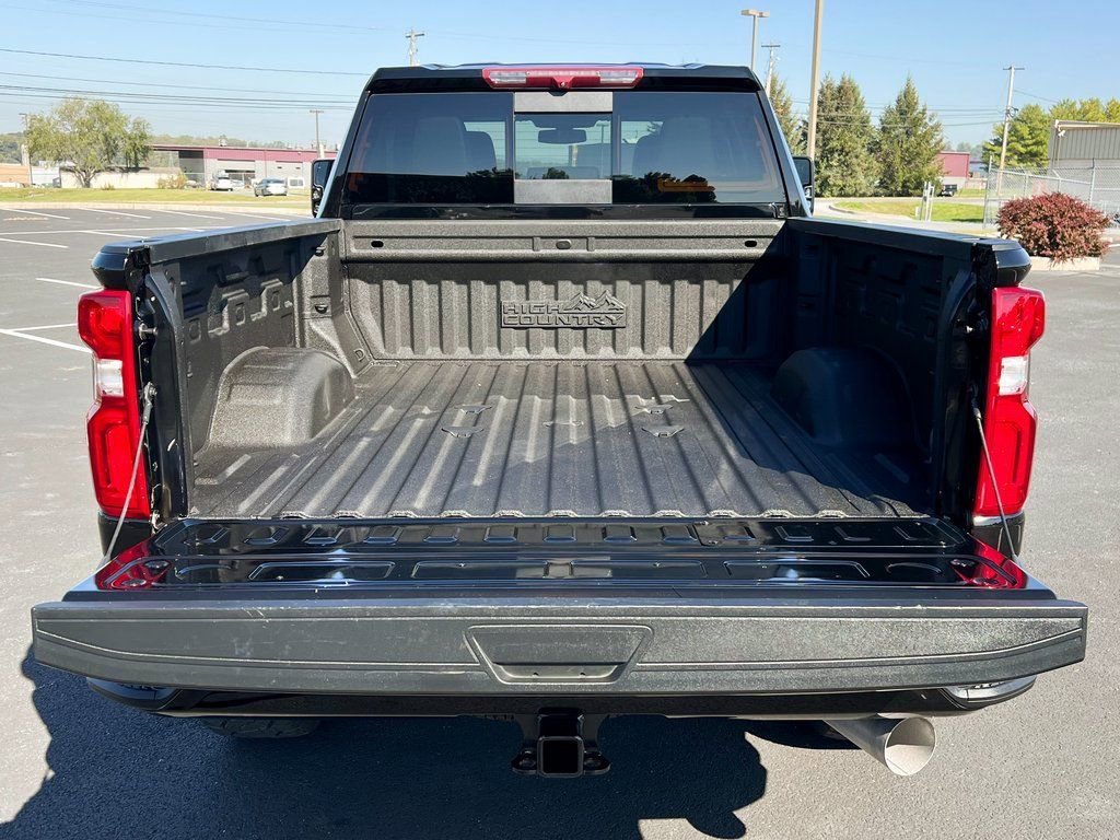 Used 2023 Chevrolet Silverado 2500 High Country image 11