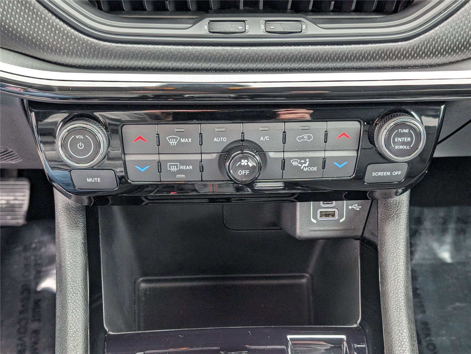 Used 2022 Jeep Compass Trailhawk w/ Trailhawk Elite Group image 27