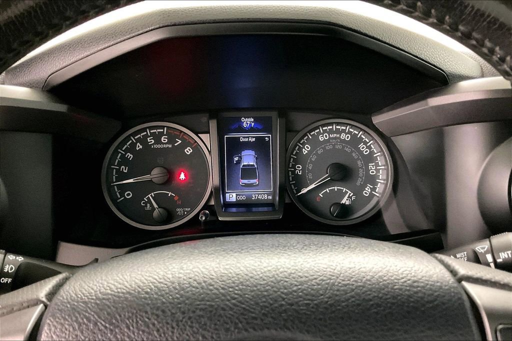 Used 2020 Toyota Tacoma TRD Off-Road w/ Technology Package AWD/4WD image 13