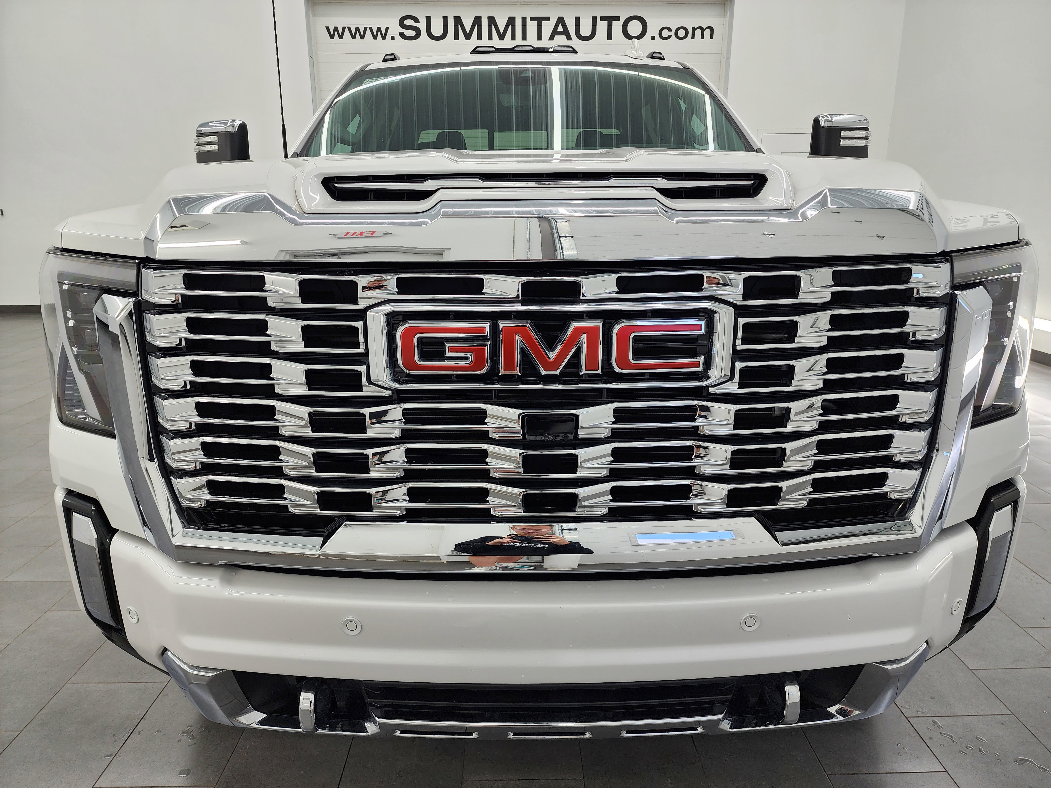 Used 2024 GMC Sierra 2500 Denali w/ Denali Reserve Package image 27