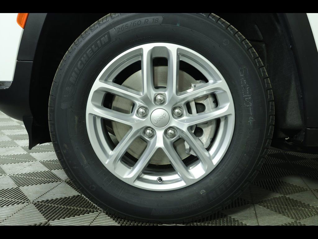 New 2025 Jeep Grand Cherokee L Laredo w/ Luxury Tech Group I image 14