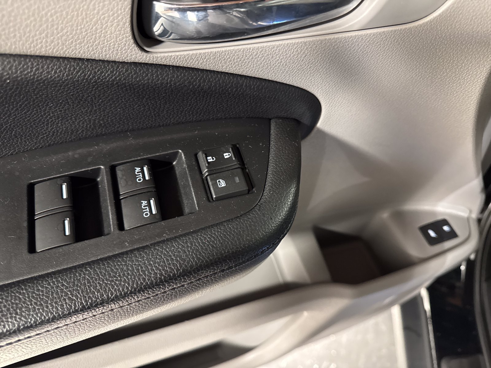 Used 2018 Honda Pilot EX-L image 13