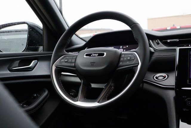 New 2025 Jeep Grand Cherokee Altitude image 40