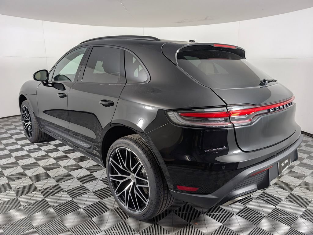 New 2026 Porsche Macan image 3