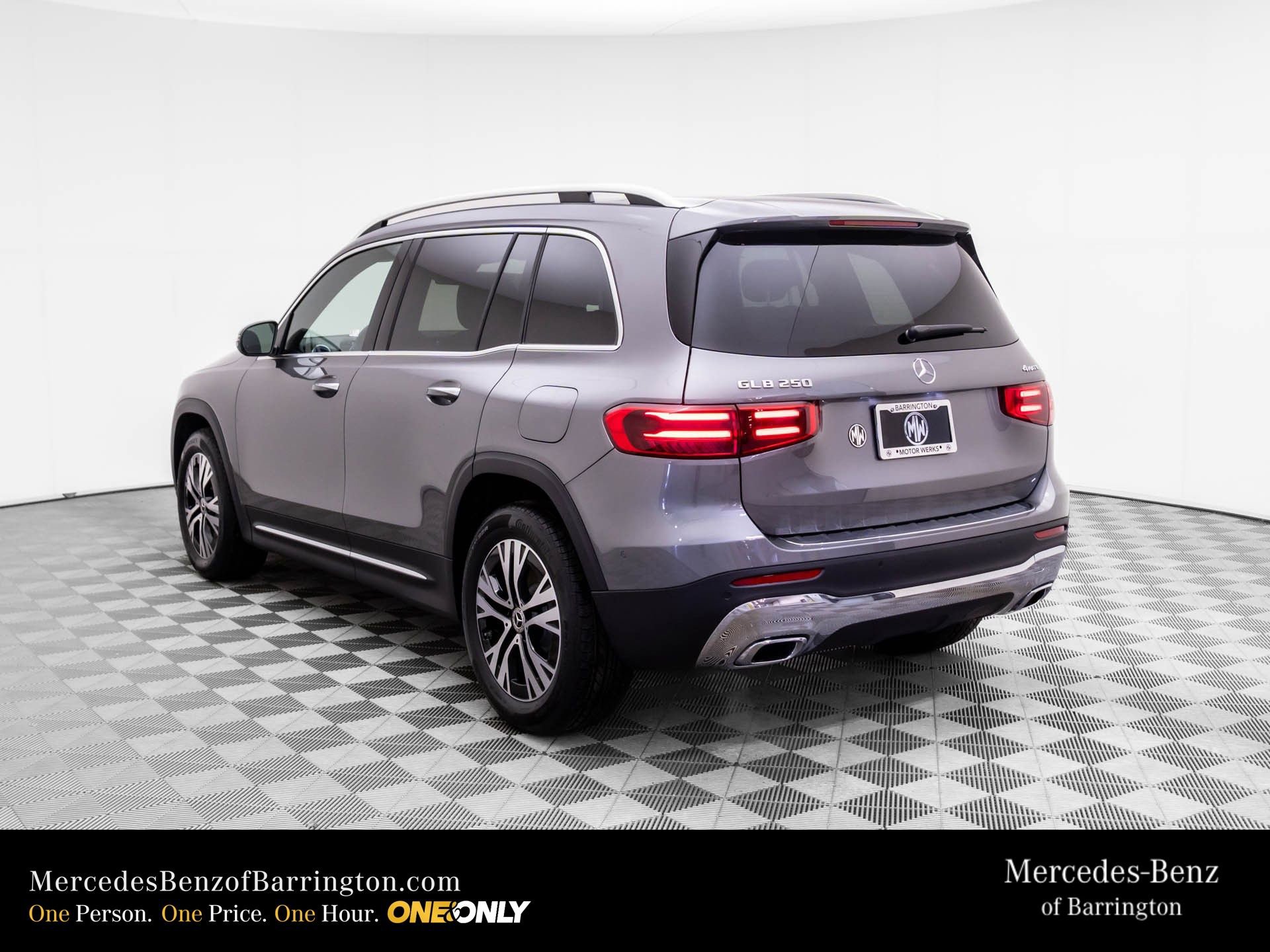 New 2026 Mercedes-Benz GLB 250 4MATIC image 3