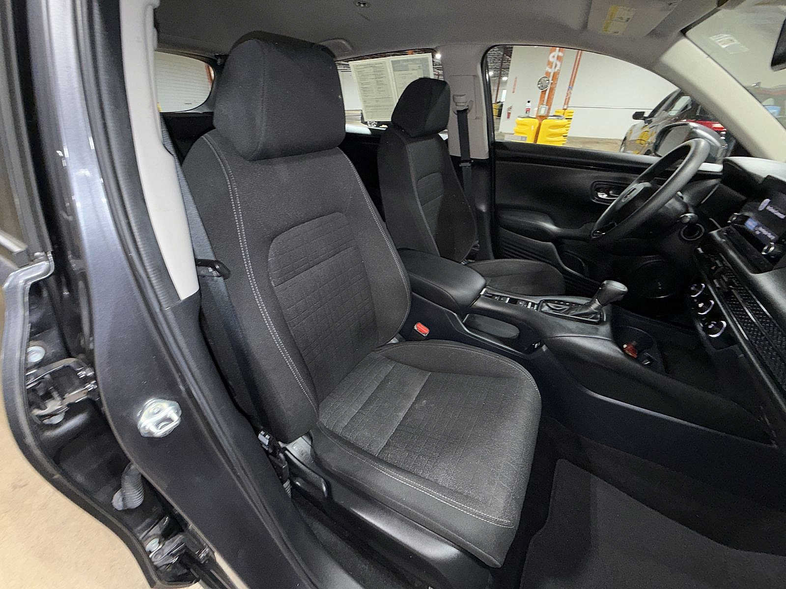 Used 2023 Honda HR-V LX image 16