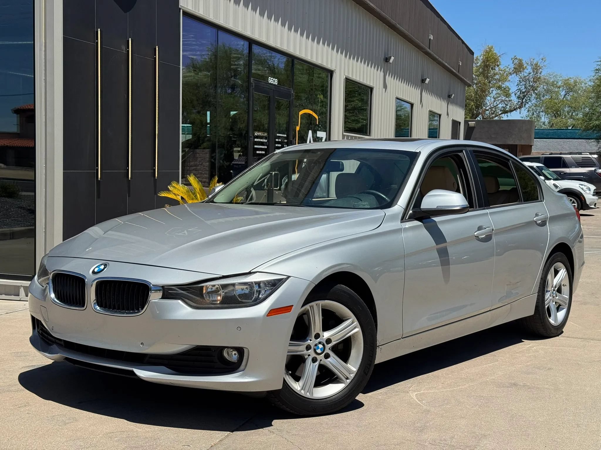 Used 2014 BMW 320i xDrive Sedan AWD/4WD image 1