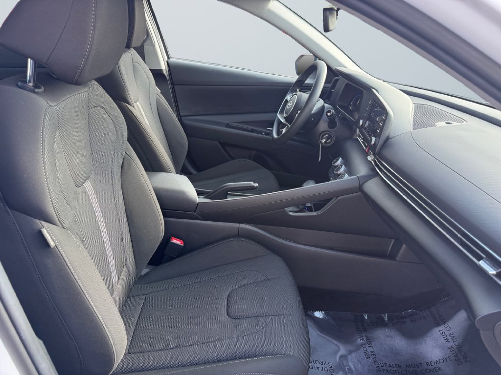 Used 2026 Hyundai Elantra SE w/ Cargo Package FWD image 15