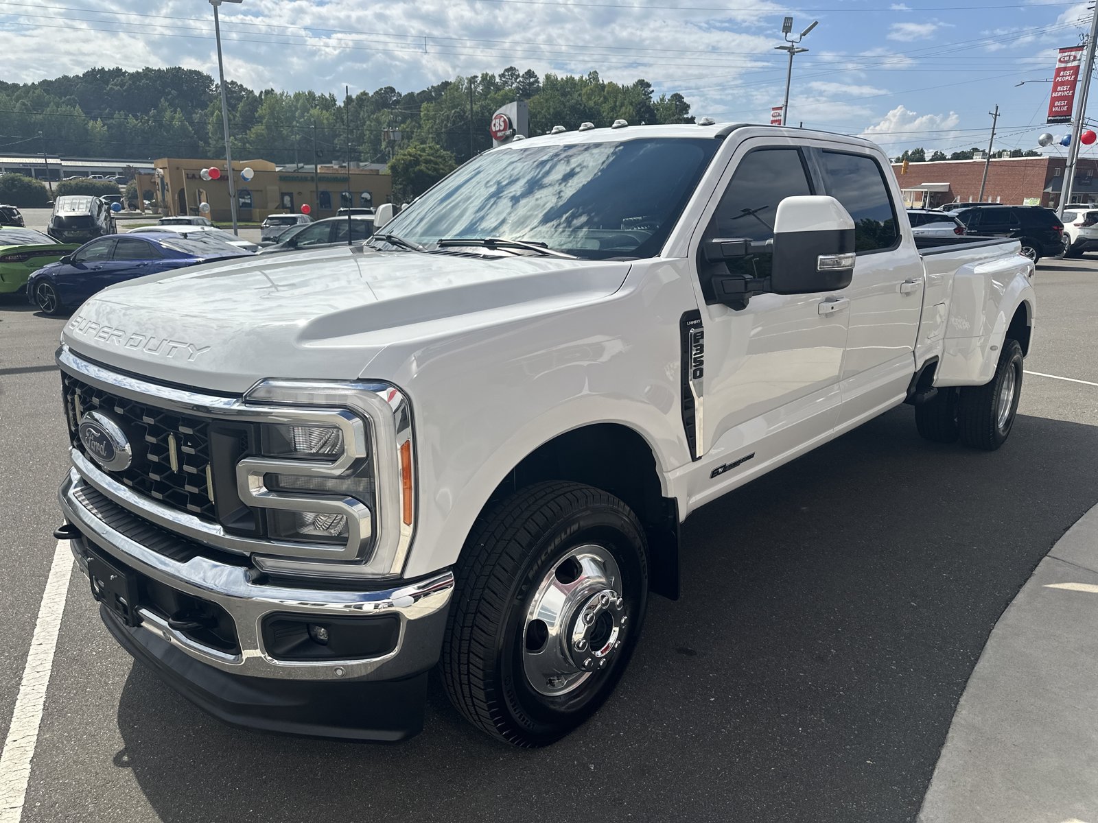 Used 2023 Ford F350 Lariat w/ Lariat Ultimate Package AWD/4WD image 4